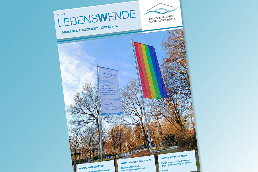 Titelblatt mit zwei wehenden Fahnen vor blauem Himmel und kahlen Bäumen, Überschrift 'LEBENSWENDE', Logo des Franziskus-Hospiz Zentrums Hochrhein