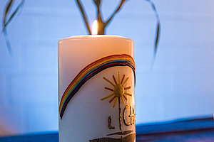 Kerze mit LICHT Symbol