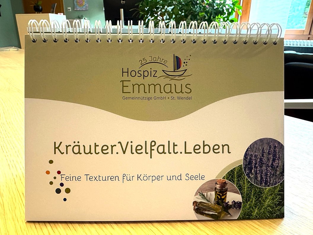 Bilderkalender "Kräuter.Vielfalt.Leben" von Hospiz Emmaus mit feinen Texturen für Körper und Seele.